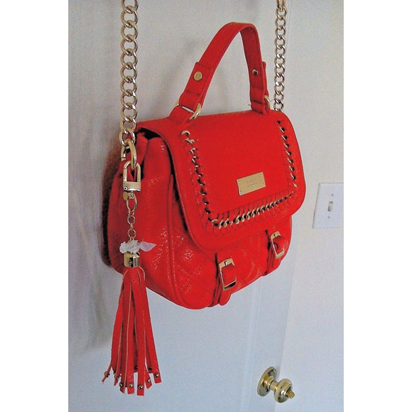 NWT BCBG PARIS Red Faux Leather Quilted Shoulder Bag Flap Chain Link Tassel - Picture 5 of 16